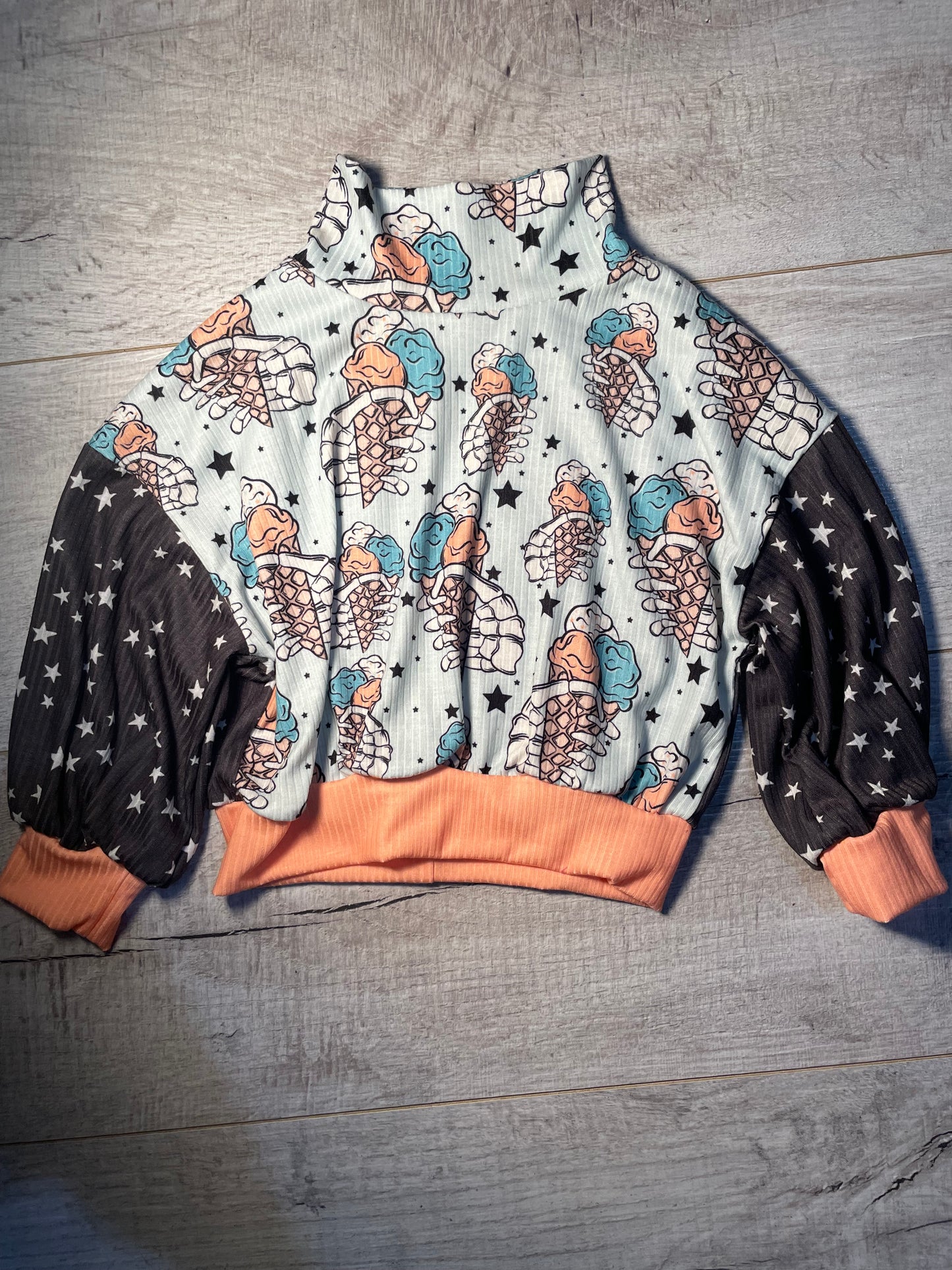 12/18mo Skelly Ice cream W/Stars Mock Neck Lounge Top