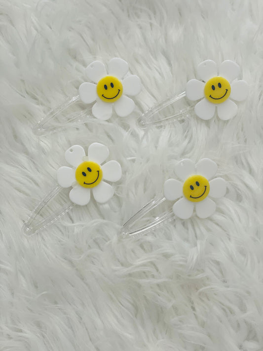 Oversized Daisy Flower Clip